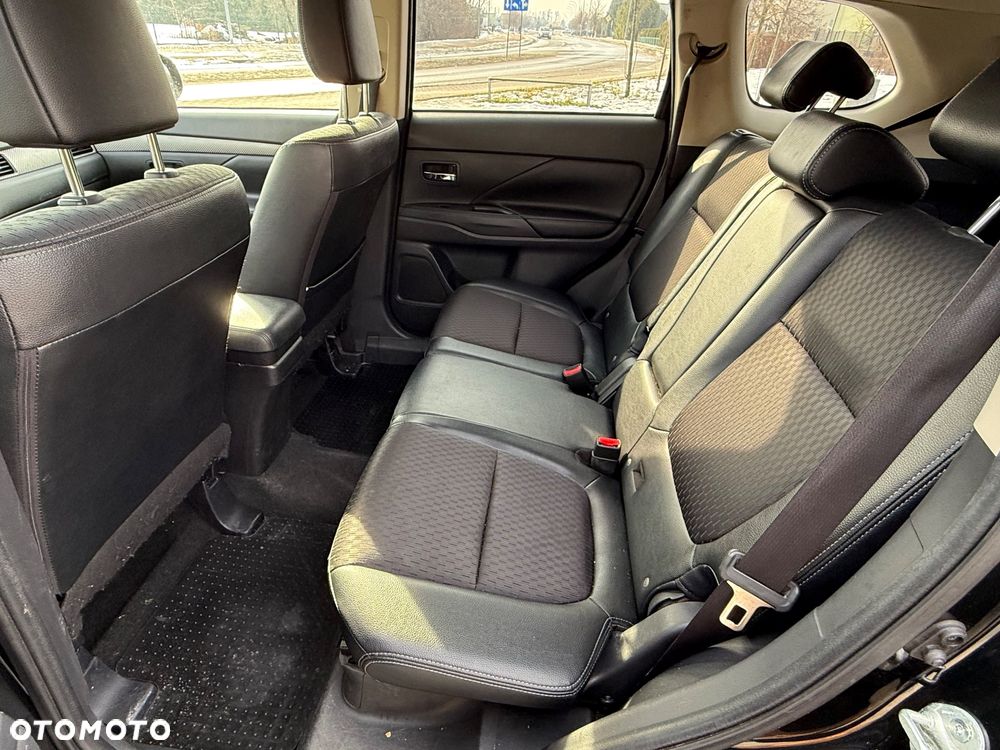 Mitsubishi Outlander 2.0 Intense Comfort 4WD CVT - 30