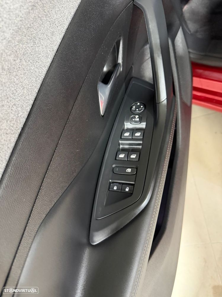 Peugeot 308 1.2 PureTech Allure Pack - 17