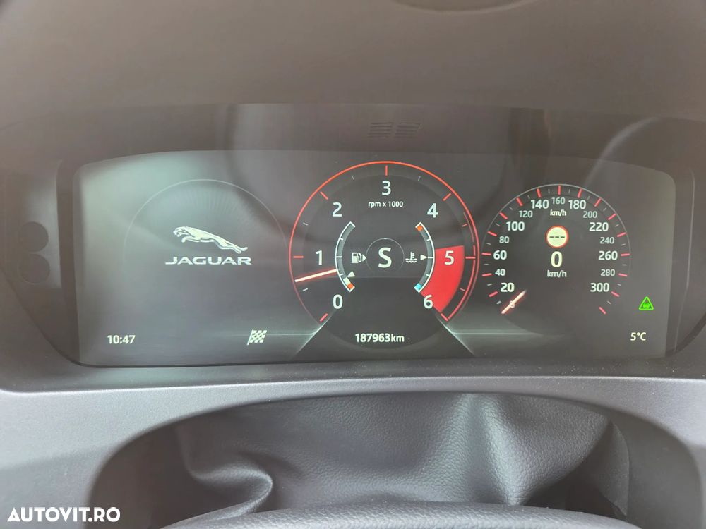 Jaguar F-Pace 30d AWD R-Sport - 8