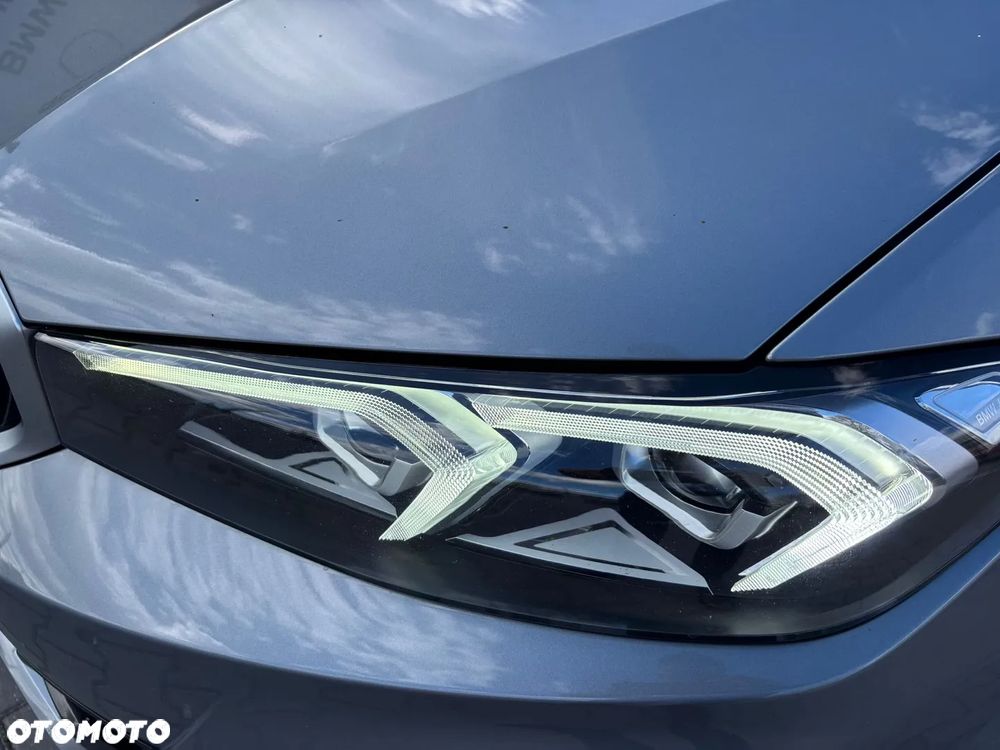 BMW Seria 3 320d xDrive - 23