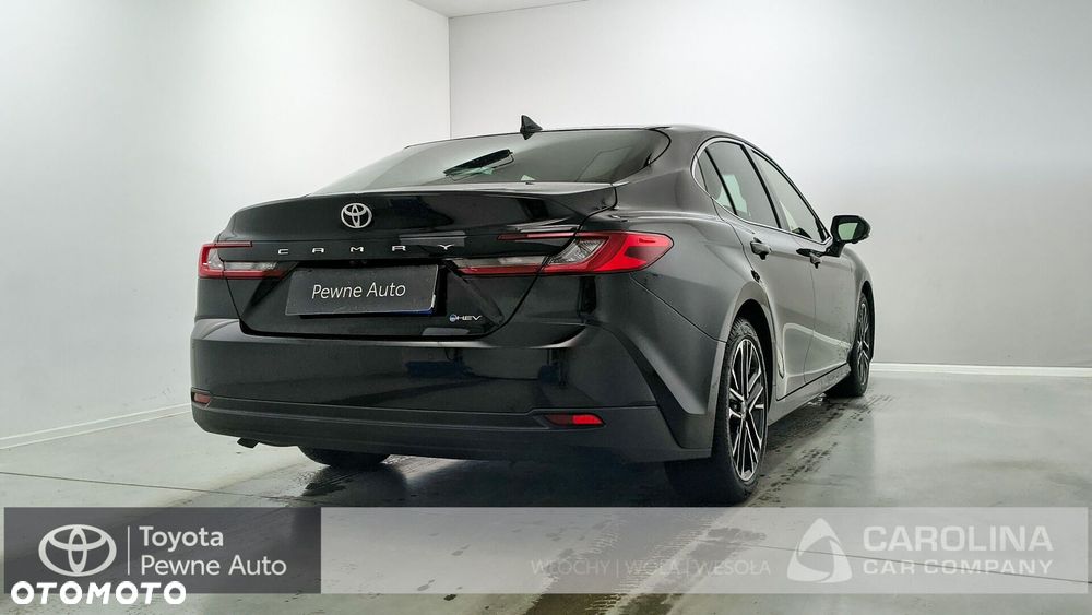 Toyota Camry - 31