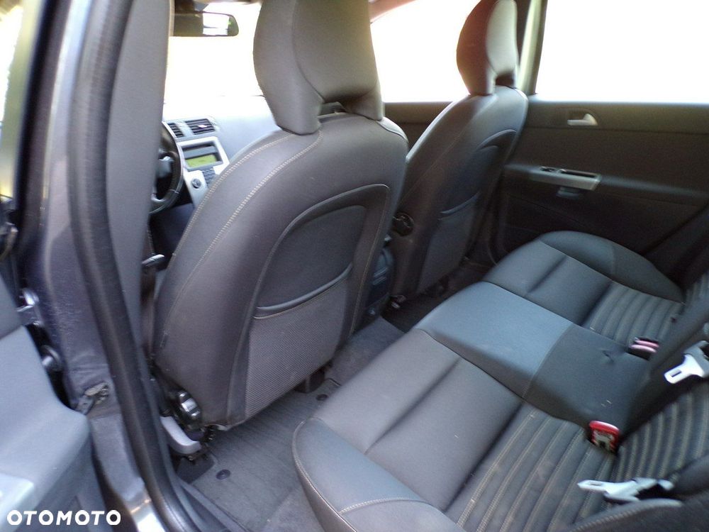 Volvo V50 - 26