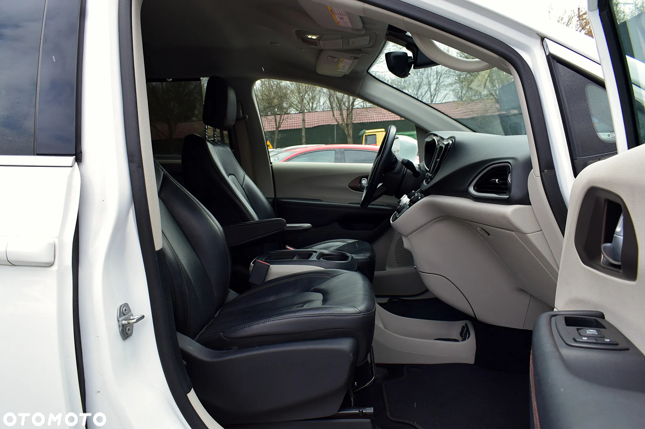 Chrysler Pacifica - 9