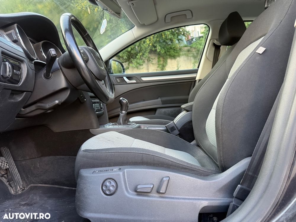 Skoda Superb 2.0 TDI PD Comfort - 6