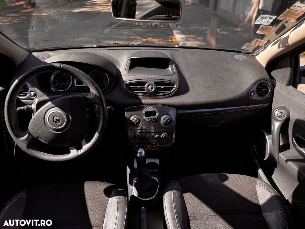 Renault Clio - 18