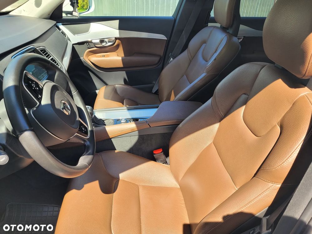 Volvo XC 90 B5 D AWD Geartronic Momentum - 9