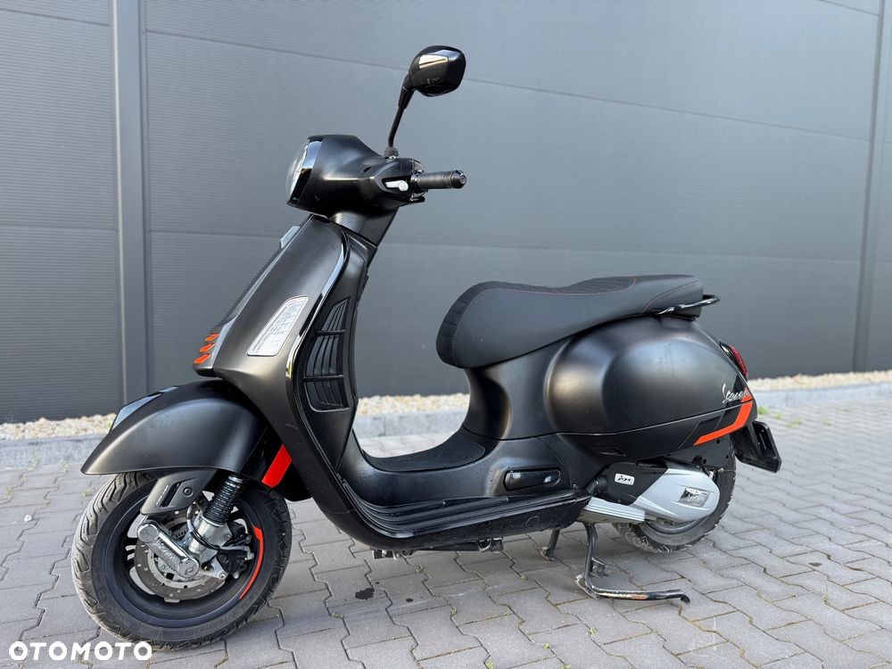 Vespa GTS - 2