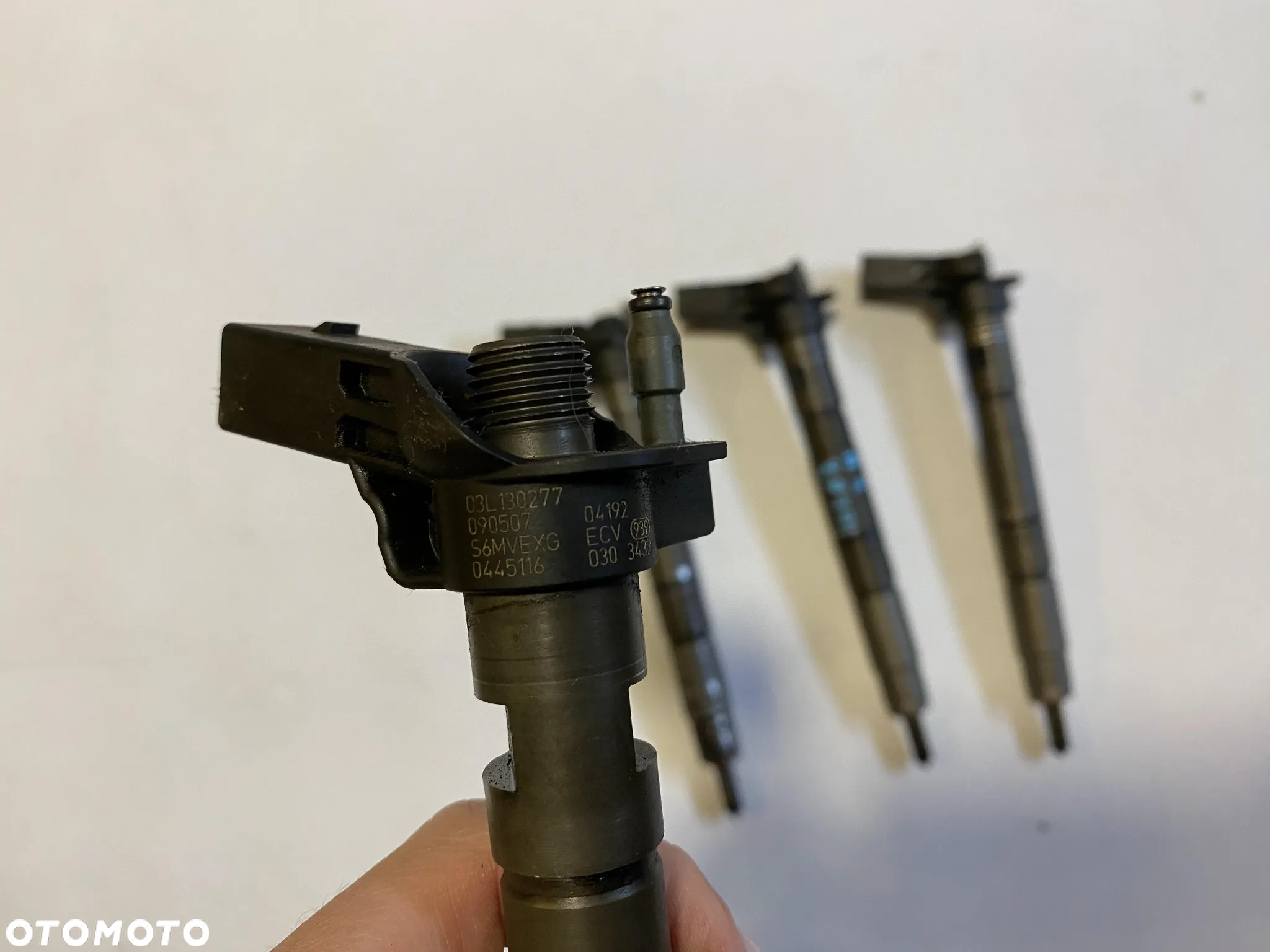 Wtryskiwacze 2.0 TDI Audi A3 0445116030 03L130277 OE - 2