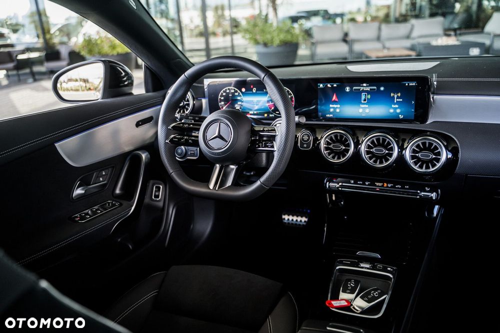 Mercedes-Benz CLA - 17