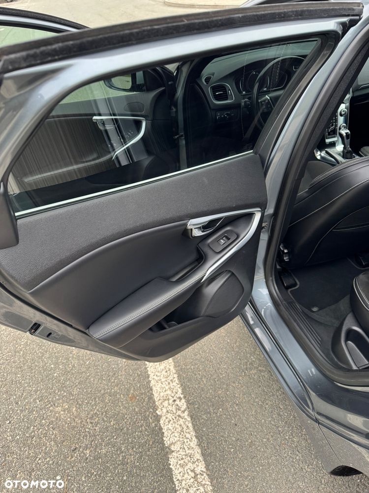 Volvo V40 - 16