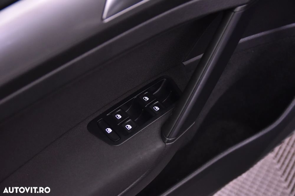 Volkswagen Golf - 13