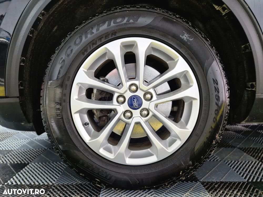 Ford Kuga 2.5 Duratec FHEV 4x4 TITANIUM - 25