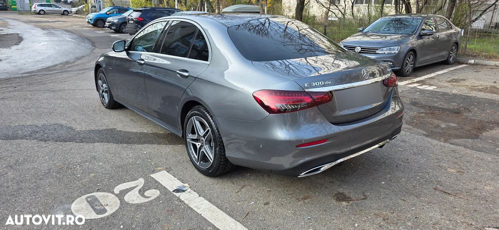 Mercedes-Benz E 300 4MATIC Aut. - 6