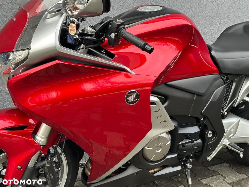 Honda VFR - 14