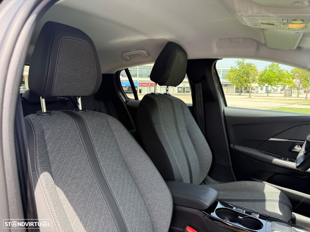 Peugeot e-208 Style - 35