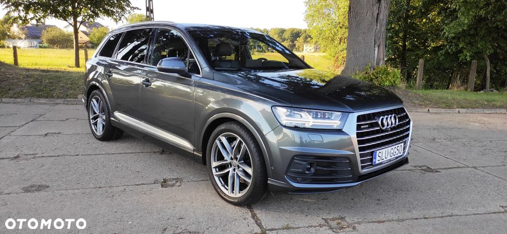 Audi Q7 - 1