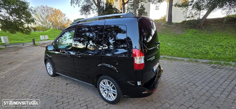 Ford Tourneo Courier 1.5 TDCi Titanium - 2