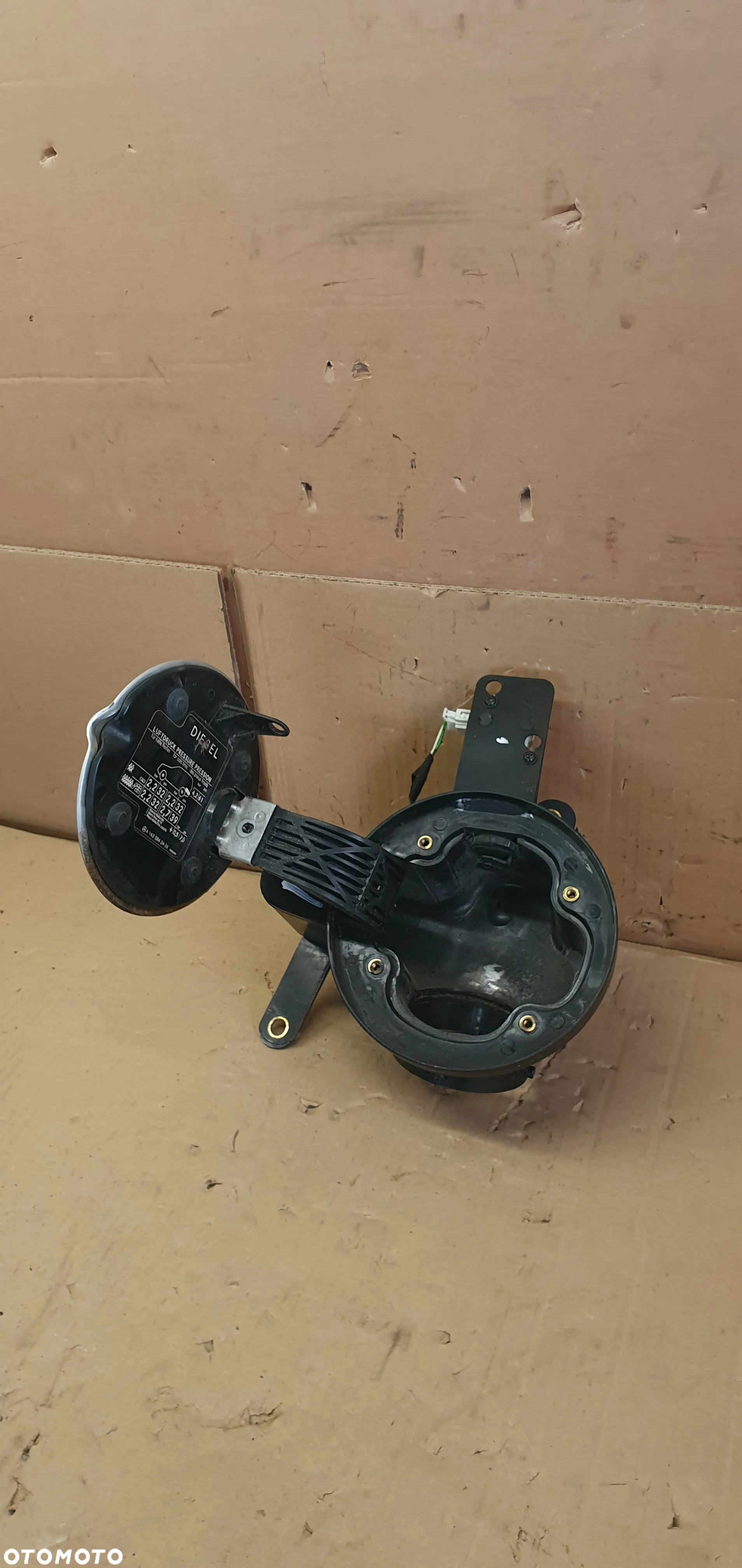 Klapka wlewu paliwa siłownik Mercedes ML W163 A1636300567 A1635842426 - 5