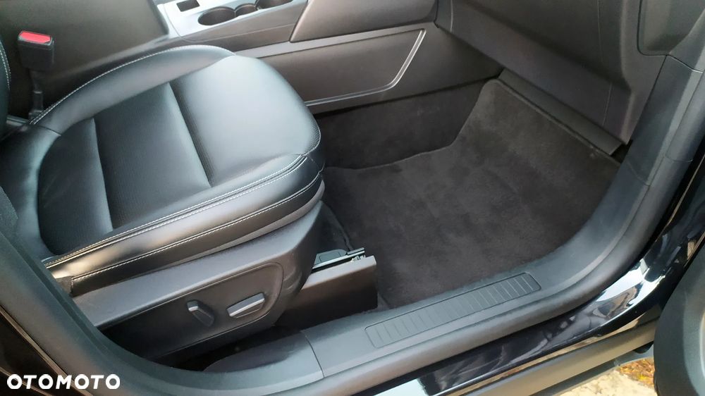 Ford Kuga 2.0 EcoBoost 4x4 Titanium - 32