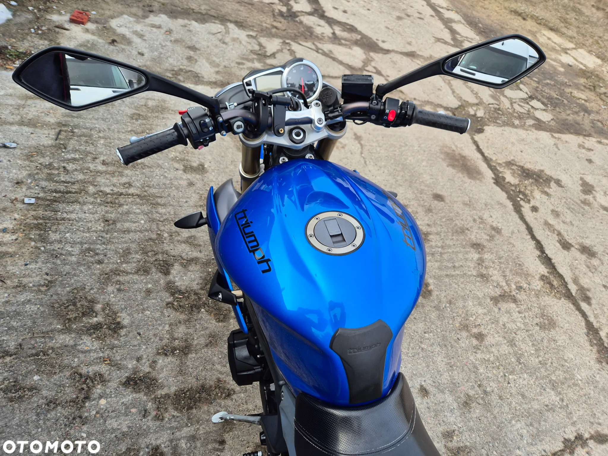 Triumph Street Triple - 13