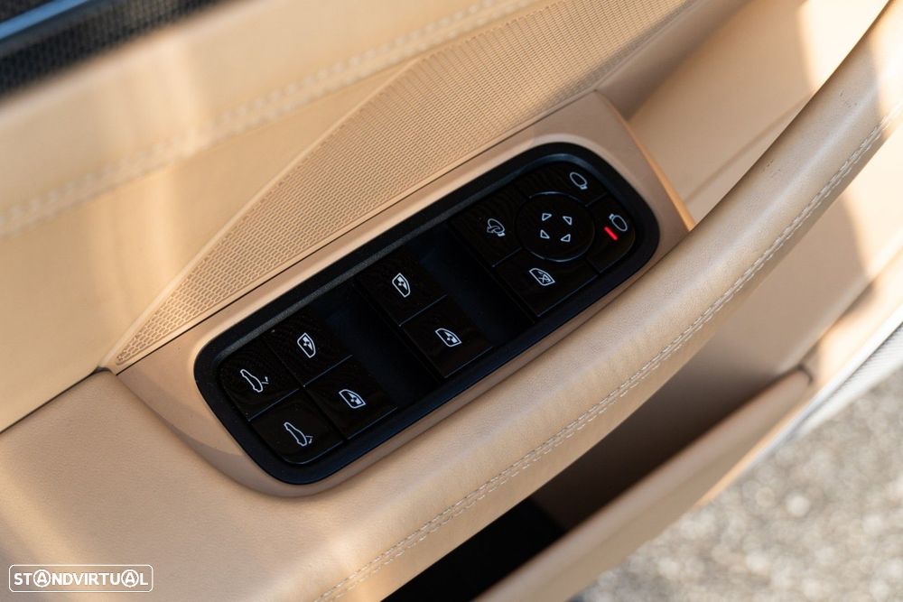 Porsche Panamera 4 S - 46