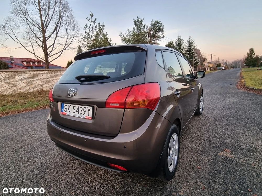 Kia Venga - 8