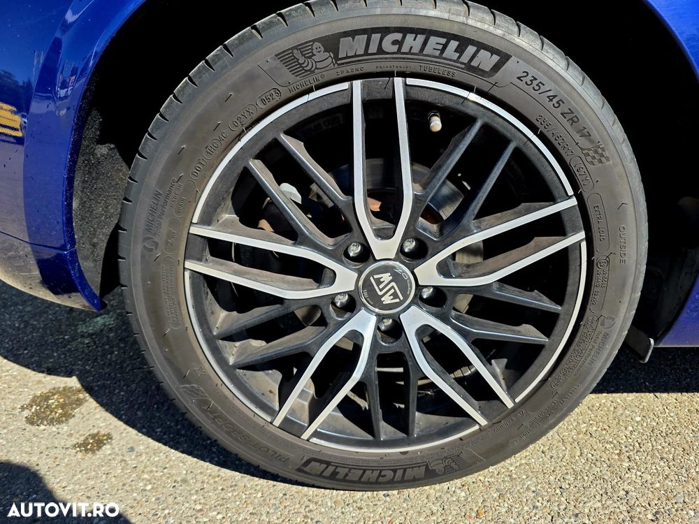 Renault Megane ENERGY dCi EDC GT - 35