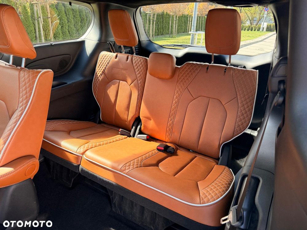 Chrysler Pacifica - 27