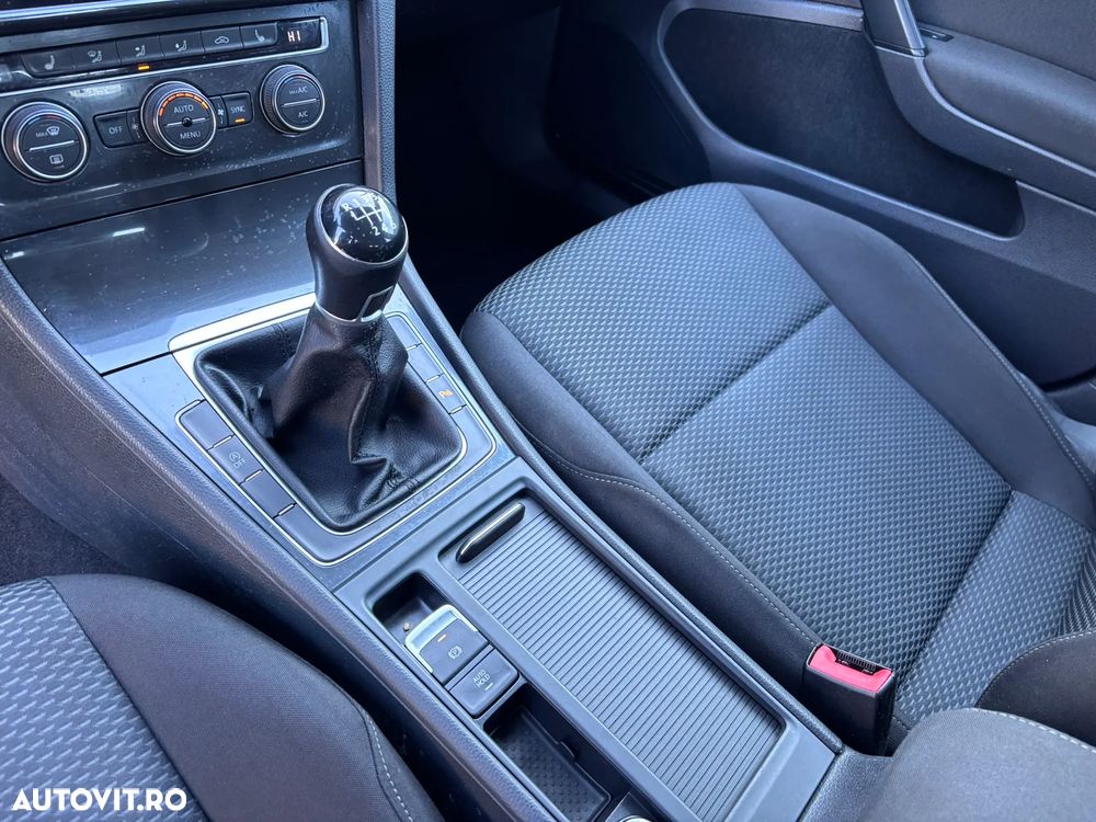 Volkswagen Golf 1.0 TSI BlueMotion Trendline - 24