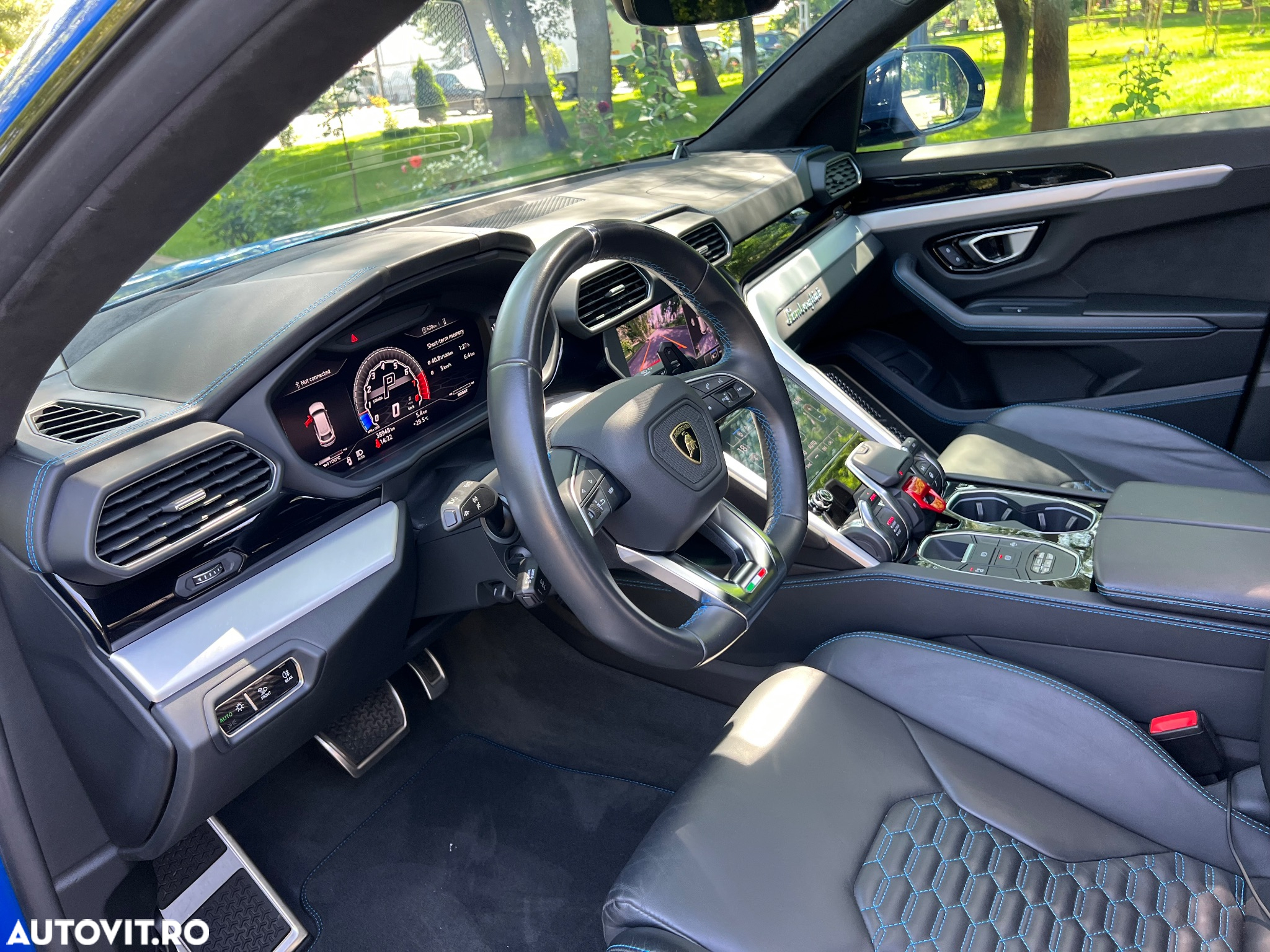 Lamborghini URUS Standard - 12