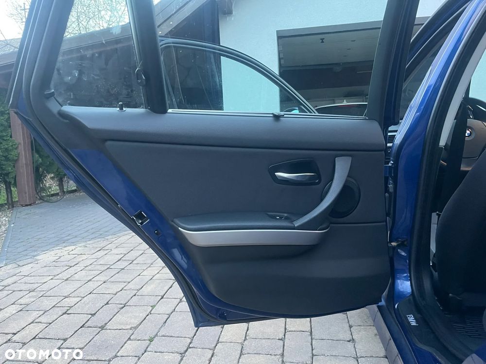 BMW Seria 3 - 33