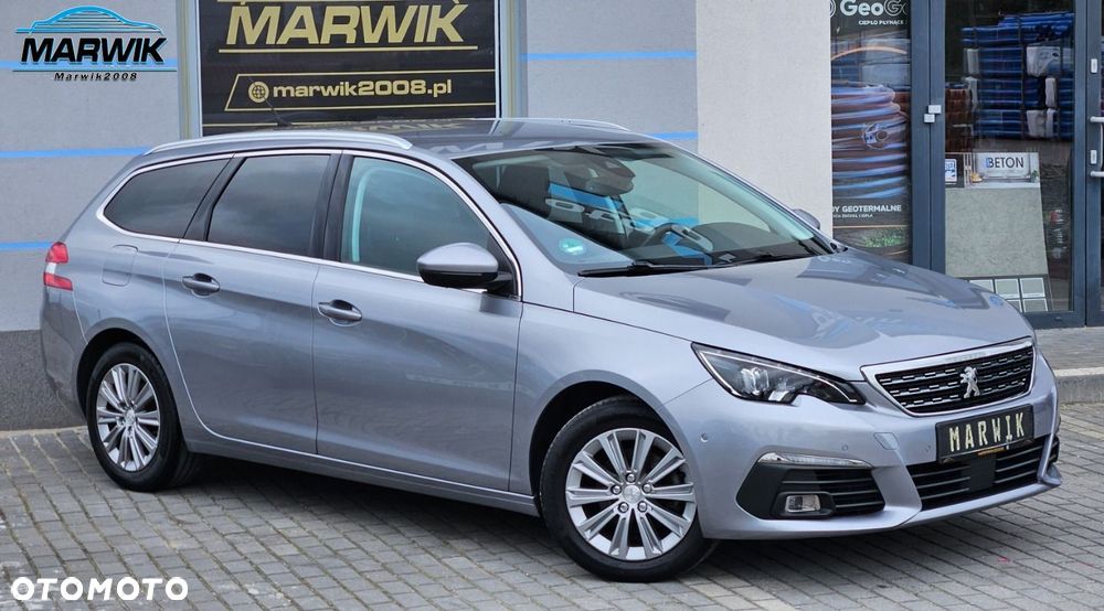 Peugeot 308 - 8