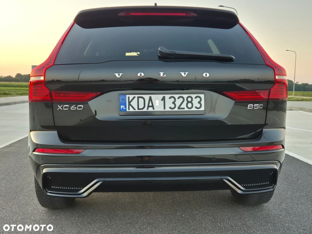 Volvo XC 60 B5 B AWD Ultimate Dark - 11