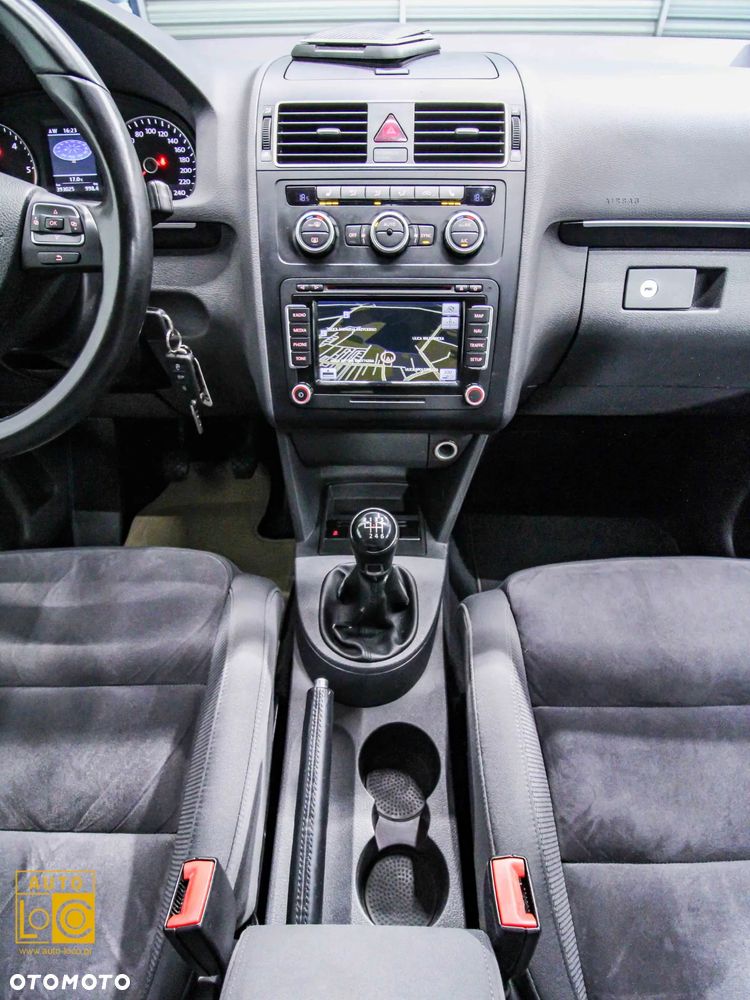 Volkswagen Touran 2.0 TDI Highline - 16