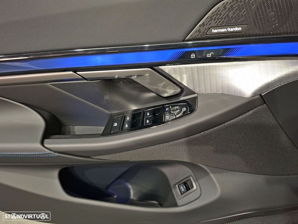 BMW 530 e Pack Desportivo M - 19