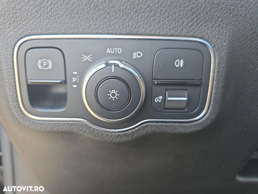 Mercedes-Benz GLB - 12