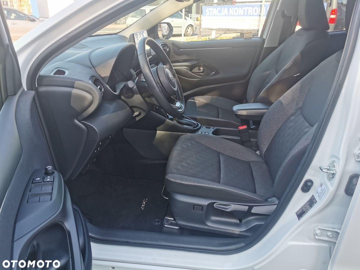 Toyota Yaris - 12