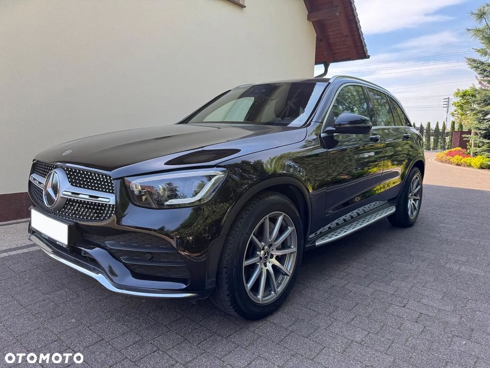 Mercedes-Benz GLC 300 d 4Matic 9G-TRONIC AMG Line - 2