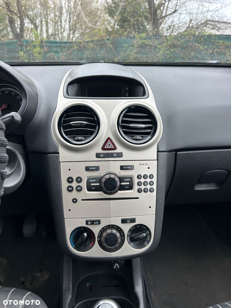 Opel Corsa 1.2 16V Cosmo - 8