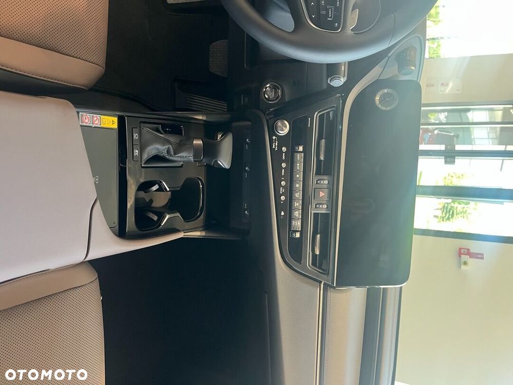 Lexus ES 300h Business Edition - 9