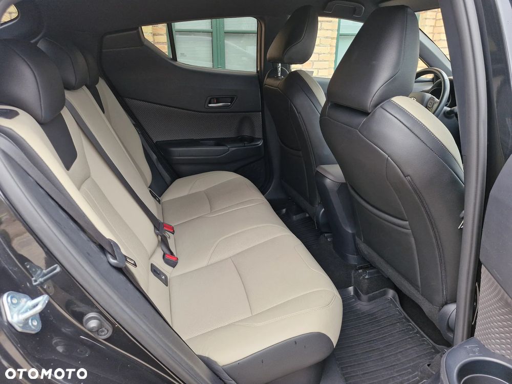 Toyota C-HR 2.0 Hybrid Executive - 36
