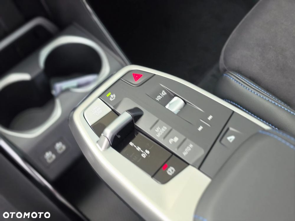 BMW X1 sDrive20i mHEV - 25