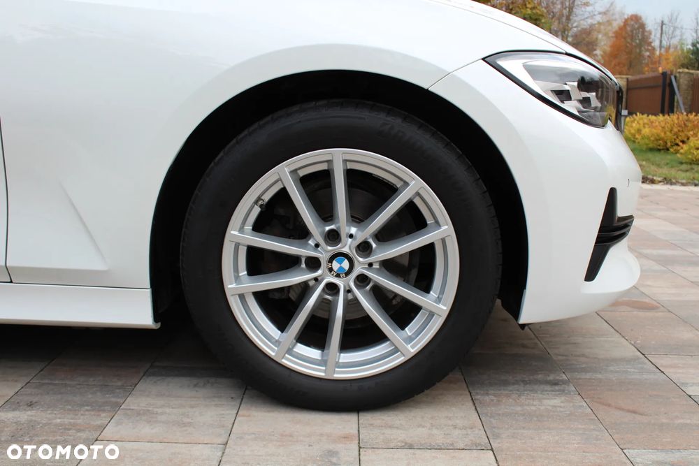 BMW Seria 3 318i Advantage sport - 15