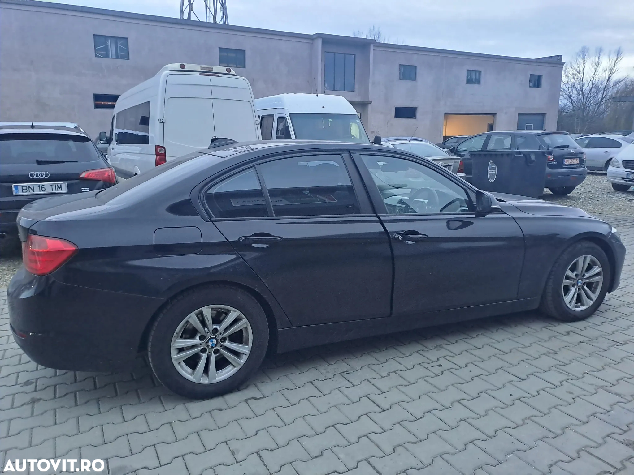 Dezmembram BMW SERIA 3 F30 - 3
