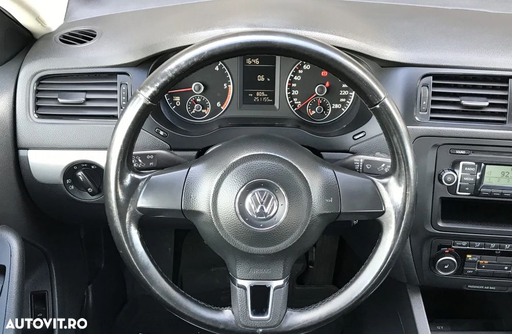 VOLKSWAGEN Jetta 2011 — imagine 39
