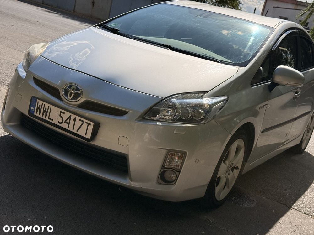 Toyota Prius 1.8 HSD Prestige - 9