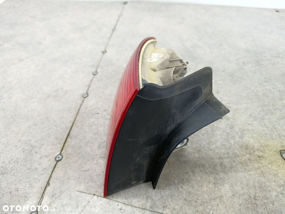 LAMPA TYLNA LEWA AUDI A4 B7 8E5945095 HELLA SEDAN - 6