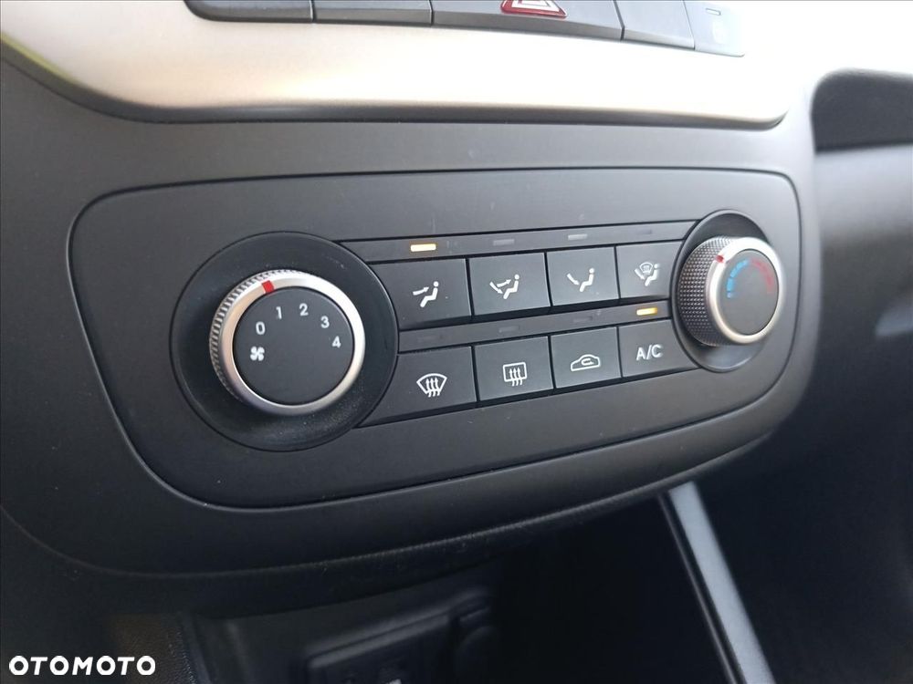 Kia Venga 1.6 M - 23