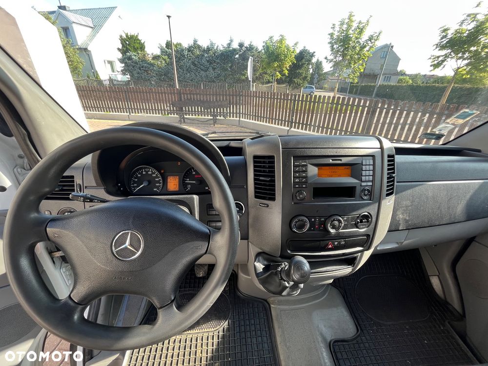Mercedes-Benz Sprinter - 13