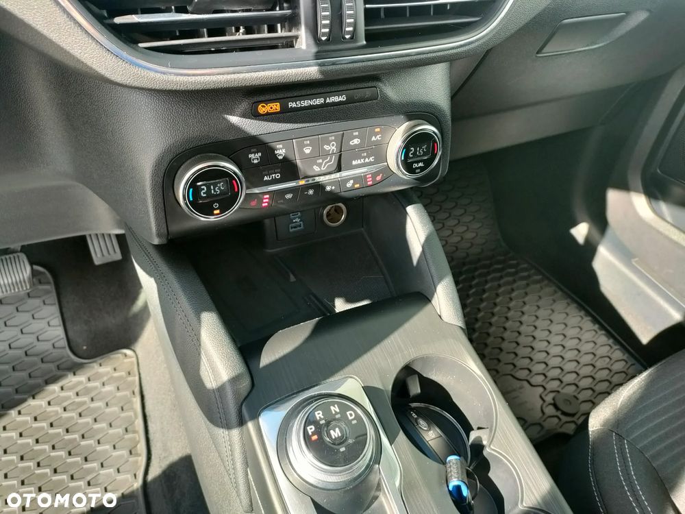 Ford Kuga 2.0 EcoBlue 4x4 TITANIUM - 17